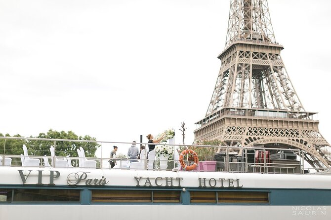 Seine River Dinner Cruise with Live Singer by VIP Yacht de Paris - Is the $126.15 price good value?