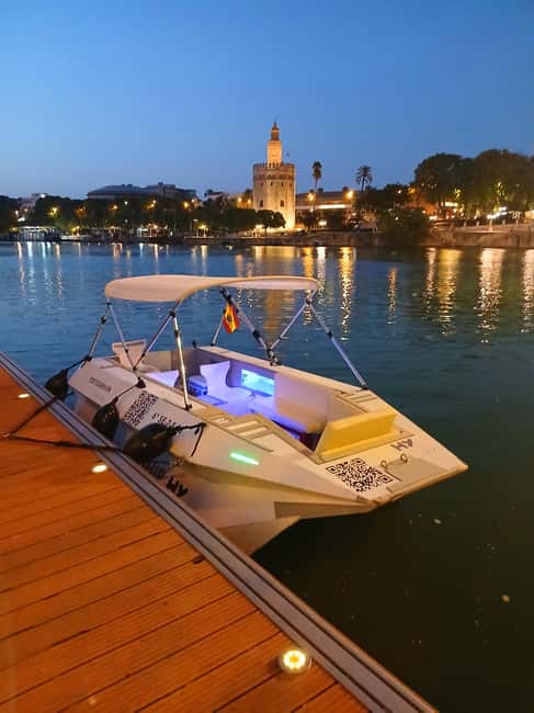 Seville: Sail the River. 100% private - Best photo opportunities from the Guadalquivir