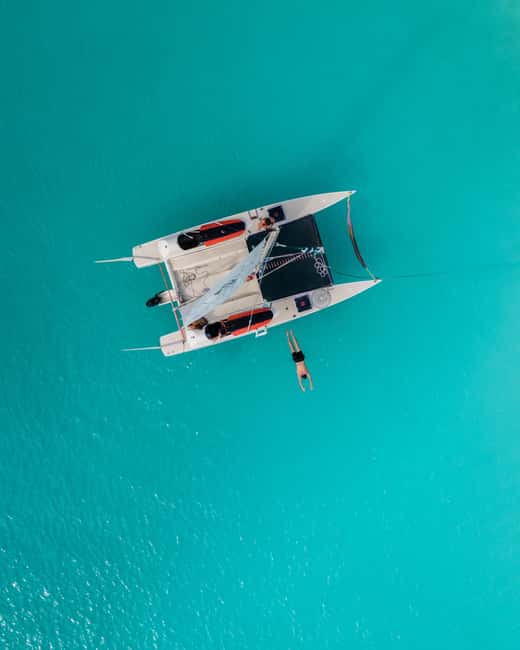 Shared Sailing: Sailing tour in Bacalar Lagoon. - Three hours with room to move