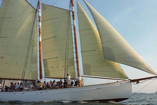 Sightseeing Day Sail around Boston Harbor - How Much Commentary Will You Get?