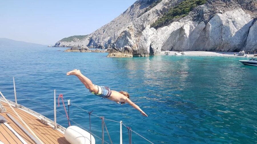 Skiathos: Day-Sailing Tour with Lunch on Board - Fresh Greek food served at sea