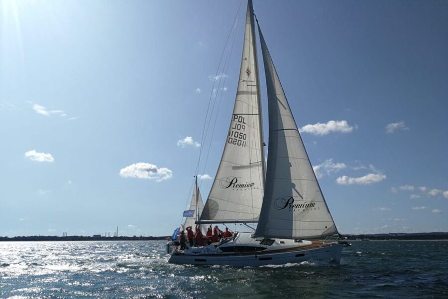 Sopot: Sunset Yachting Experience - Two hours on the Baltic at sunset