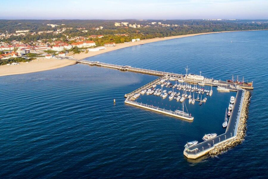 Sopot: Sunset Yachting Experience - Boarding the 12-meter sailing boat