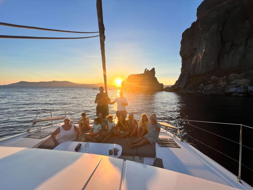 St. Paul's Bay: Half-Day Scenic Catamaran Tour with Drinks - Santa Maria Caves from the water