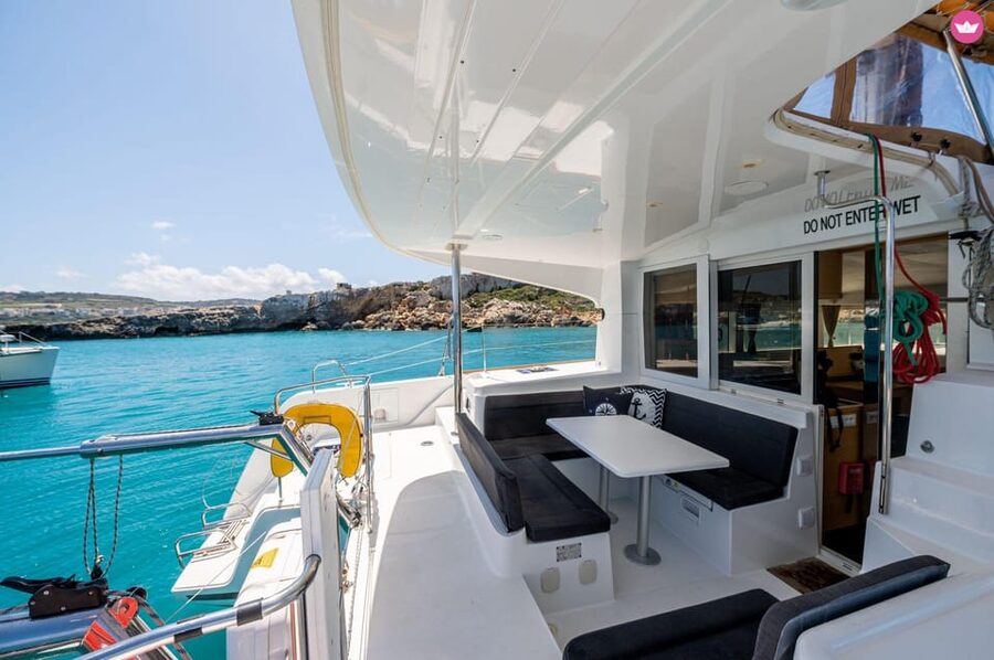 St. Paul's Bay: Half-Day Scenic Catamaran Tour with Drinks - One hour at the Blue Lagoon
