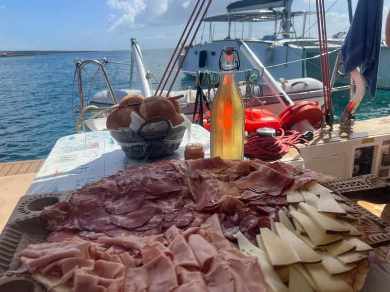 Stintino: full day tour catamaran Asinara Island - Finding Waza-Ari in Stintino
