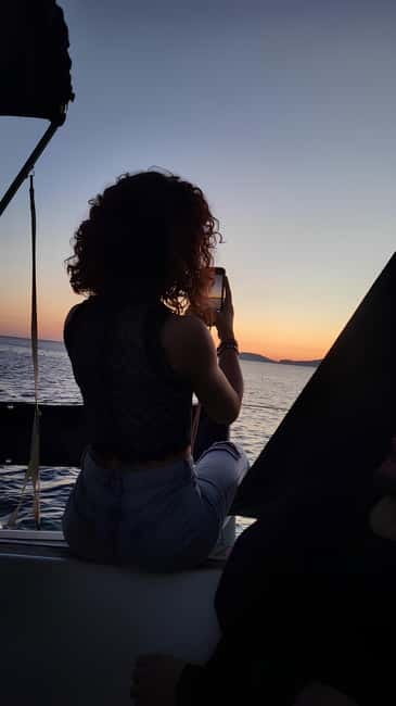 Sunset Apéritif on a 15m sailing boat - Comfort aboard a 15-meter boat