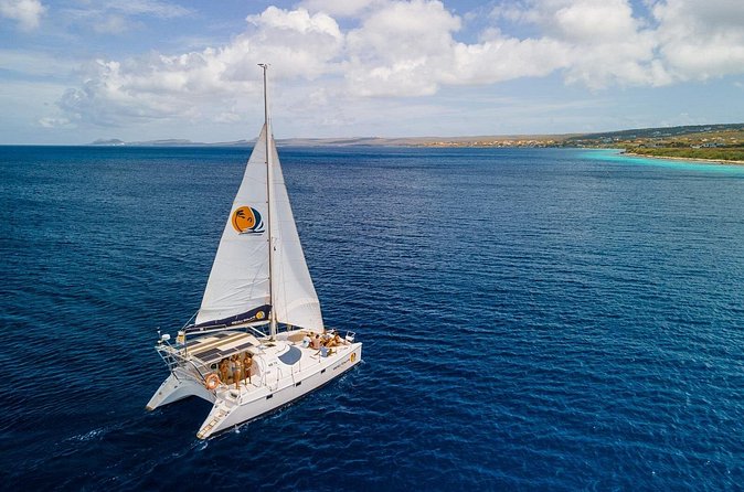 Sunset Bliss Catamaran Tour - A small group with an English-speaking crew
