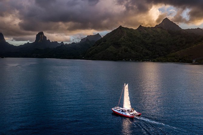 Sunset Cruise : Moorea Sailing on a Catamaran named Taboo - Sailing from Mareto Beach toward Moorea’s bays