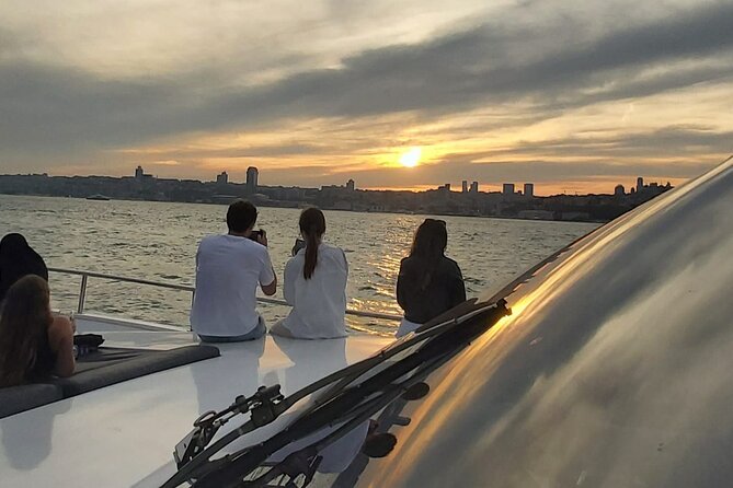 Sunset Cruise on Luxury Yacht with Transfers - Anadolu Fortress, Küçüksu, and Kuleli on the Asian shore