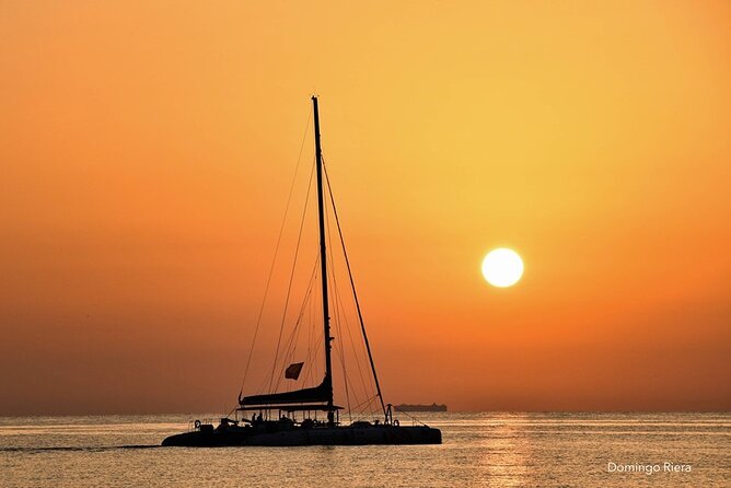 Sunset in Dénia from the Catamaran Mundo Marino - A sunset outing with a clear, simple purpose