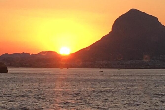 Sunset in Dénia from the Catamaran Mundo Marino - Seating, crowds, and the best way to get a view