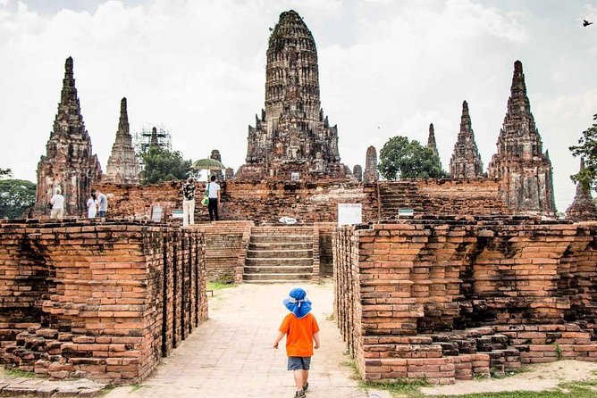 Sunset Sail, Glittering Tempels at Afternoon Ayutthaya Tours - Chao Phrom Market and a simple local snack