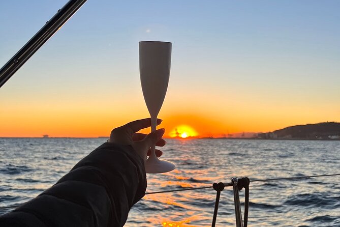Sunset Sailboat Tour along the Coast with Open Bar - Is $47.89 a fair price?