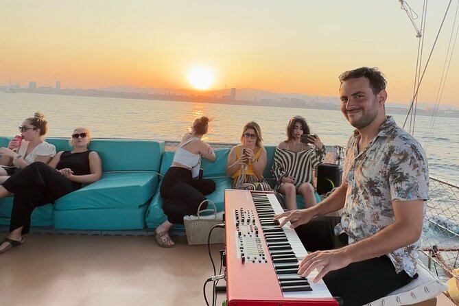 Sunset Sailing in Barcelona & Live Music by Aperol - Weather, wind, and the right clothes