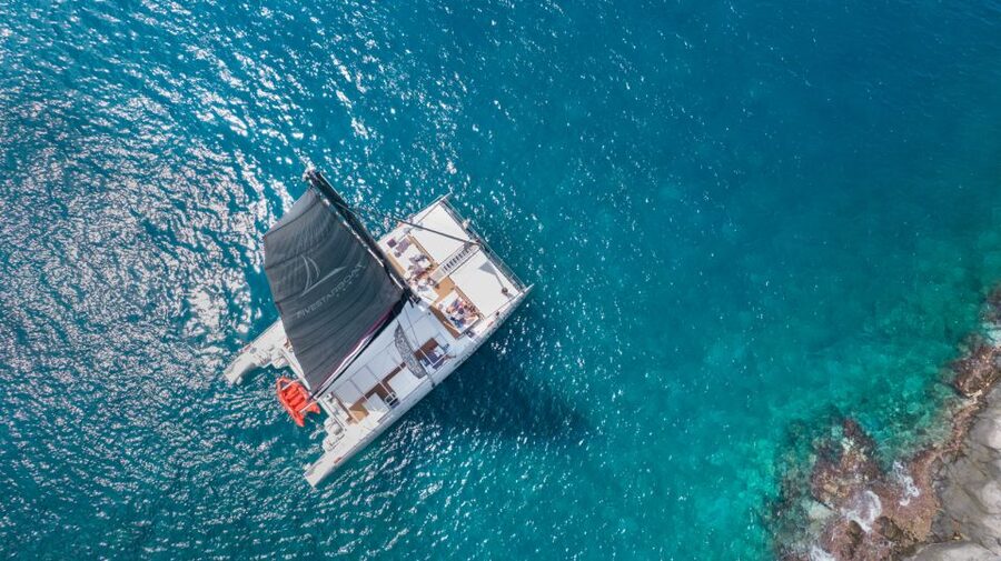 Tenerife: Catamaran Cruise with Brunch and Unlimited Drinks - What the seating options really mean