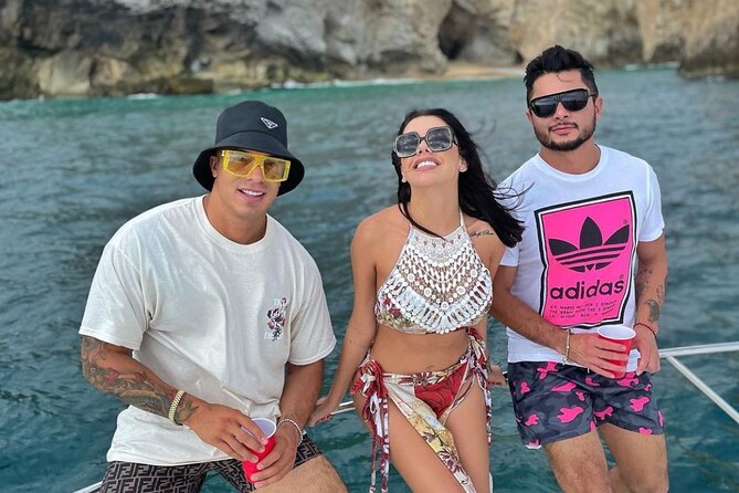The Finest Private Yacht Experience in Cabo - Meeting El Arco at the start of the trip