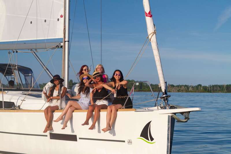 Toronto: Sailing Yacht Cruise of Toronto Harbor and Islands - Key points before you book