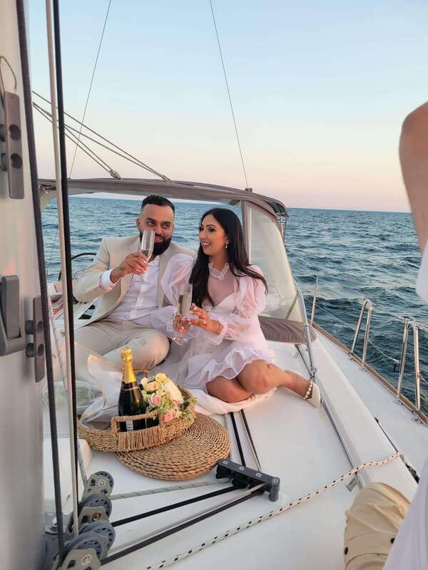 Toronto: Sailing Yacht Cruise of Toronto Harbor and Islands - The 2-hour and 3-hour choices