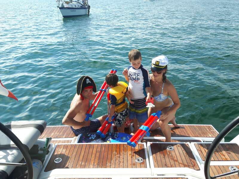 Toronto: Sailing Yacht Cruise of Toronto Harbor and Islands - Private sailing or a shared cruise