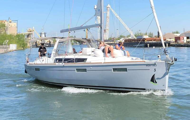 Toronto: Sailing Yacht Cruise of Toronto Harbor and Islands - Practical packing advice for the lake