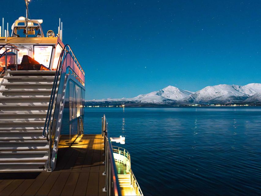 Tromsø: Aurora Dinner Cruise by Hybrid-Electric Catamaran - A quiet start beside Skarven Kro