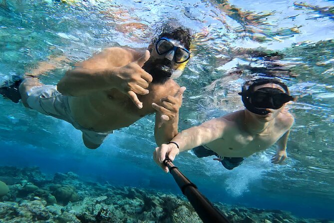 Tropical Sailing Experience with BBQ Lunch or BBQ Dinner in Aruba - What the crew adds to the experience
