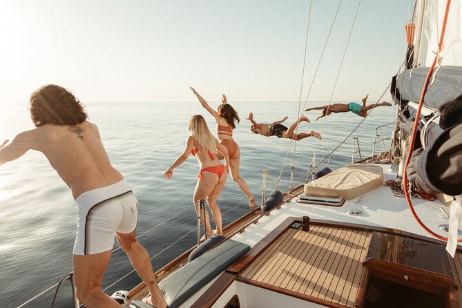 Unique 2 masts Classic Sailing Yacht in Barcelona - Key points to know before booking