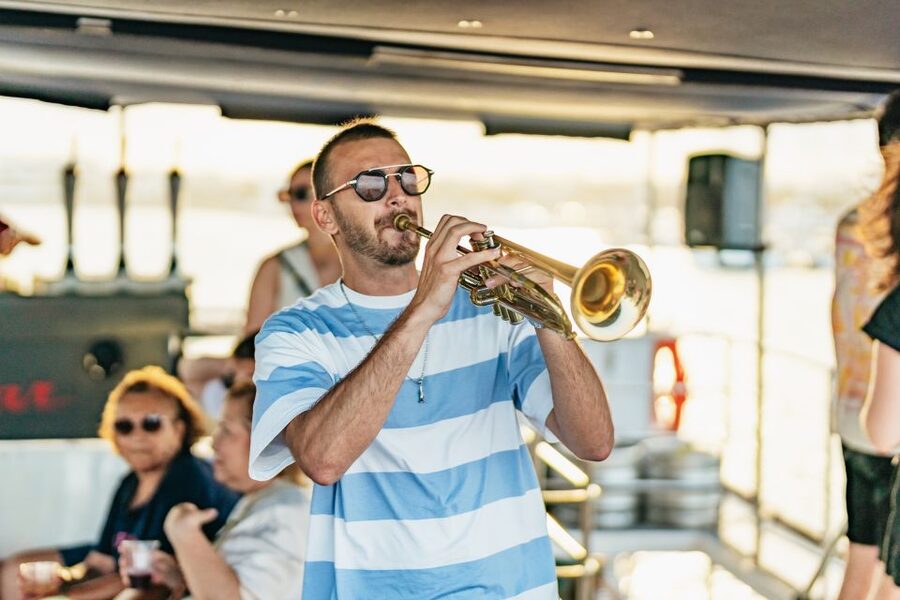Valencia: Sunset or Daytime Catamaran Cruise with Drink - Comfort, weather, and motion