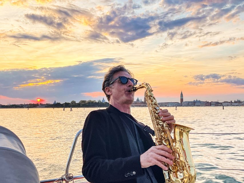 Venice: Catamaran Sunset Jazz Cruise with Aperitivo - The crew and the feel of the evening