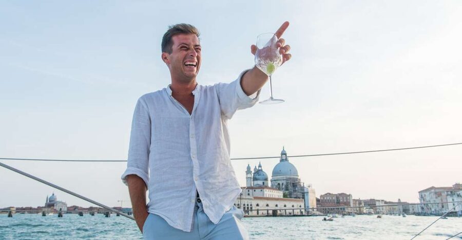 Venice: Lagoon Catamaran Cruise with Music and Drinks - Why Venice looks different from a catamaran