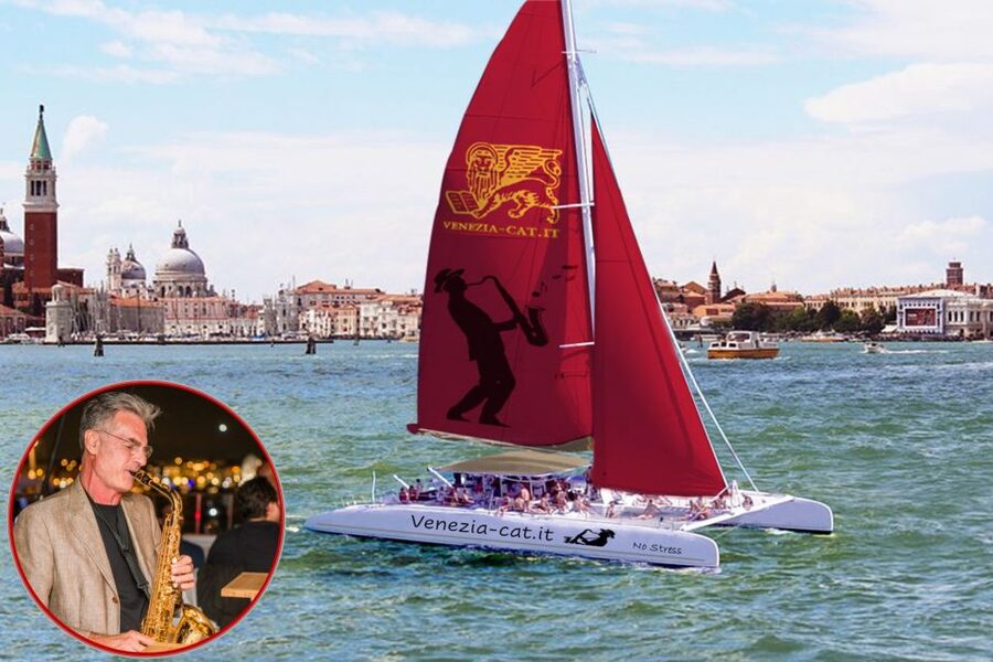 Venice: Night Catamaran Cruise of the Lagoon - Weather, clothing, and seasonal comfort