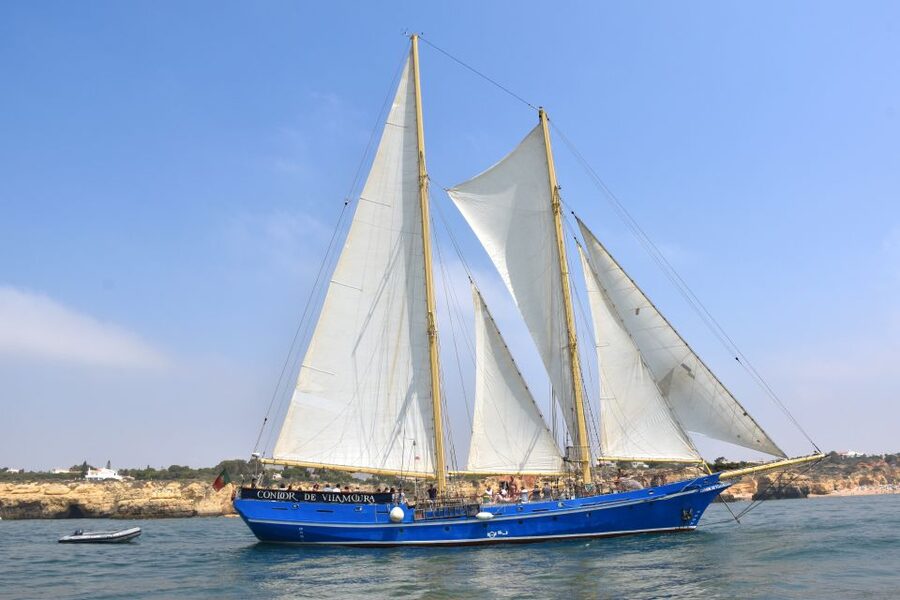 Vilamoura: Algarve Coast 3-Hour Sailing Cruise With Open Bar - Practical packing advice for three hours offshore