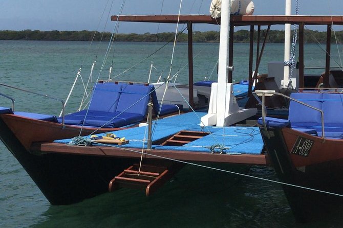 VIP Morning Delight Champagne Sailing and Snorkeling with Lunch - Second stop at Catalina Bay