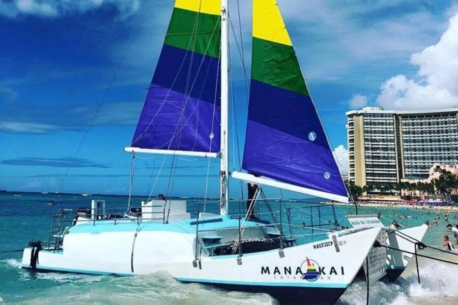 Waikiki Beach: Turtle Snorkeling and Sailing on Hāwea - The sail back along Waikiki and Diamond Head