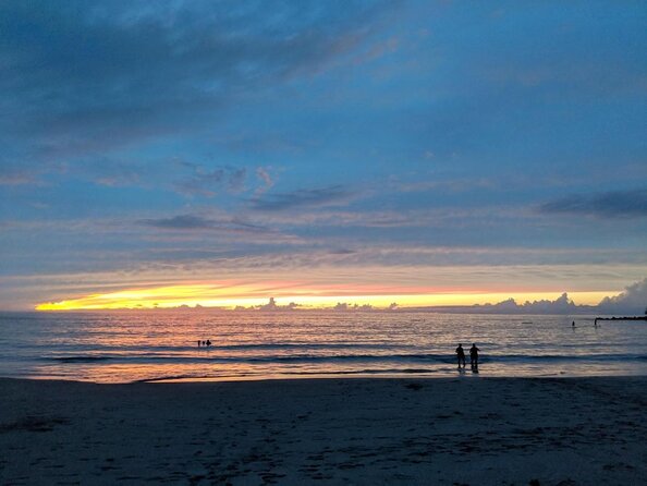 Waikoloa Signature Catamaran Sunset Sail - Drinks, snacks, and the surprise dinner factor