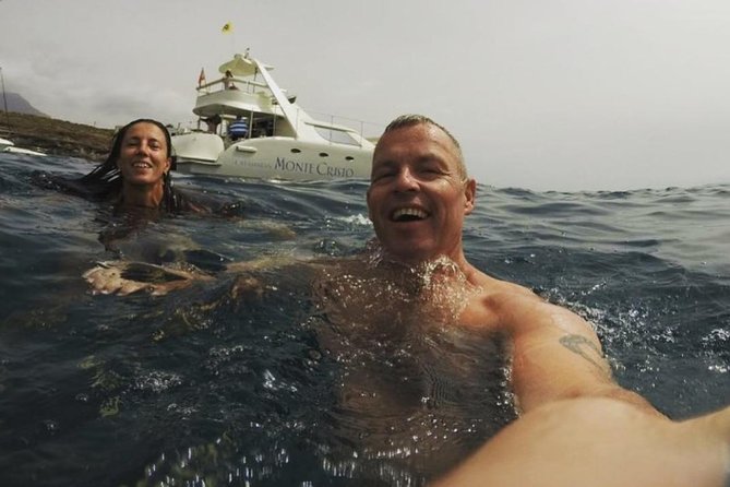 Whale Watching Catamaran Cruise with Transfer, Buffet by MC - What the boat feels like during three hours