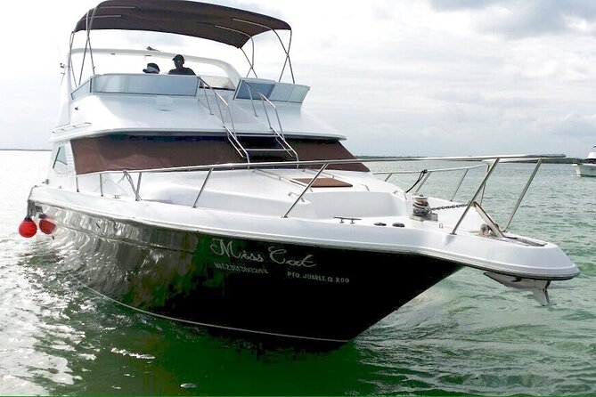 Yacht 48ft Rental in Cancun for up to 15 people - What is included, and what costs extra