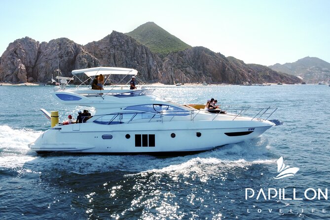 Yacht Azimut for rent in Cabo San Lucas - Lunch, fresh snacks, and a serious drink menu