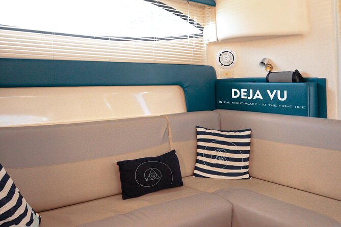 Yacht Carver - Luxury Private Yacht Tour - Along the Pacific coast