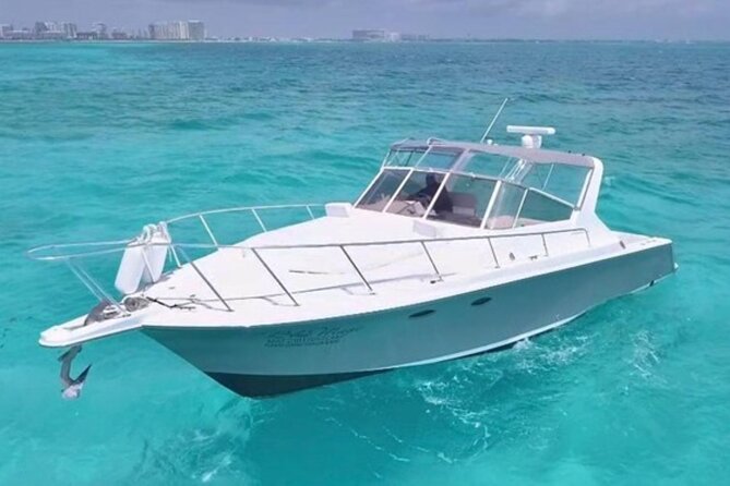 Yacht experience in Cancun: cruise, swim and sunset views - Two or three hours for swimming and sunset views
