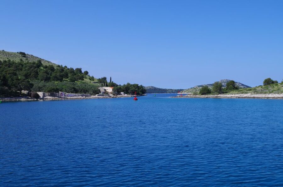 Zadar: Full-Day Sailing Trip to Kornati - Swimming and snorkeling in a clear Adriatic bay