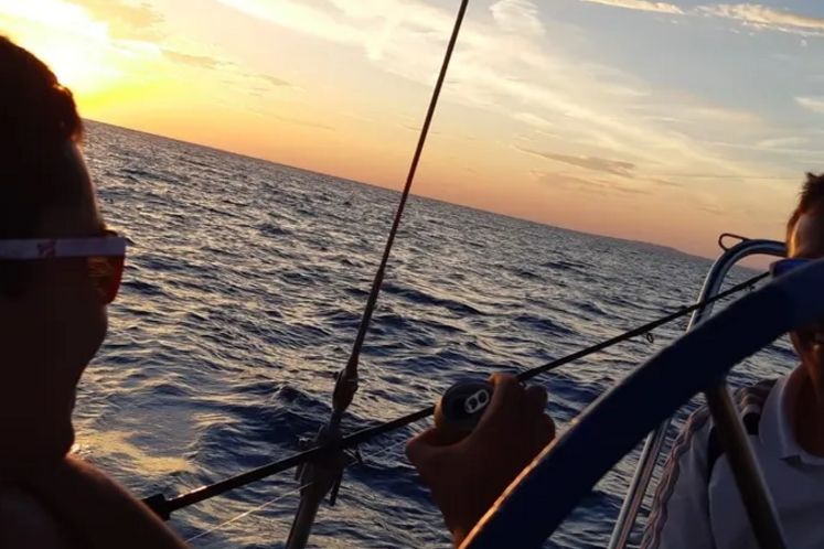 Zadar: Private Sunset Sailboat Tour with Drinks - What the private format changes